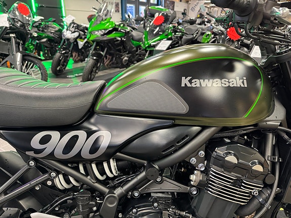 Kawasaki Z900RS 4 of 6