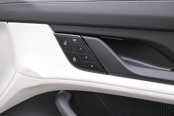 Porsche Taycan 4S 17 of 27