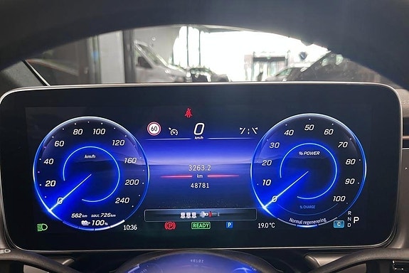 Mercedes-Benz EQE350 11 of 15