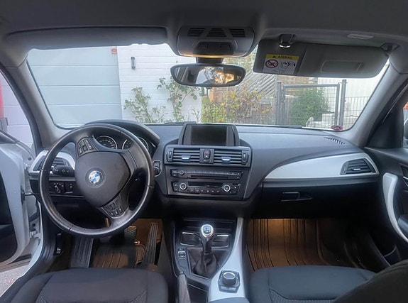 BMW 116i 4 of 8