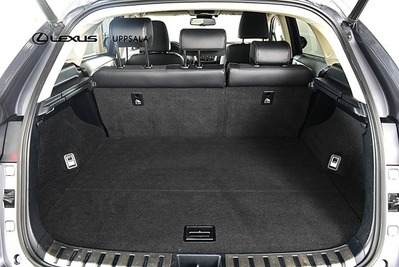 Lexus NX300h 9 of 19