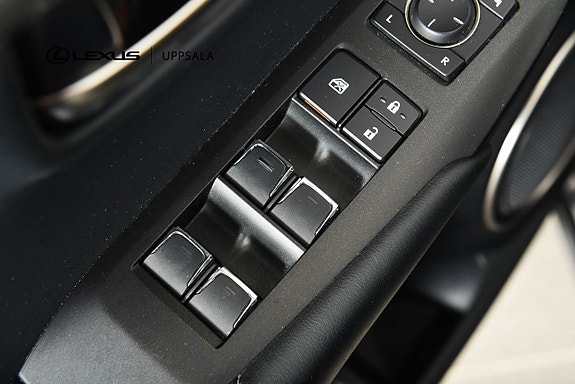 Lexus NX300h 11 of 19