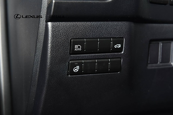 Lexus NX300h 13 of 19