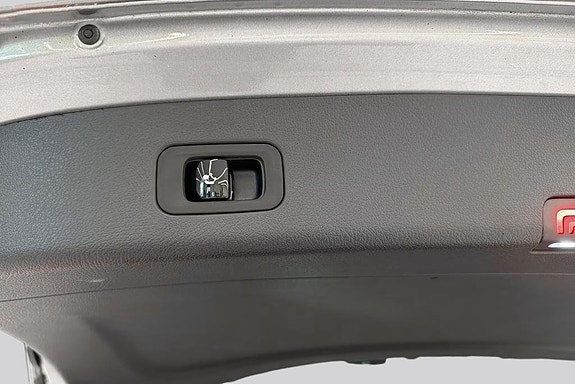 Mercedes-Benz GLC 300 de 15 of 23