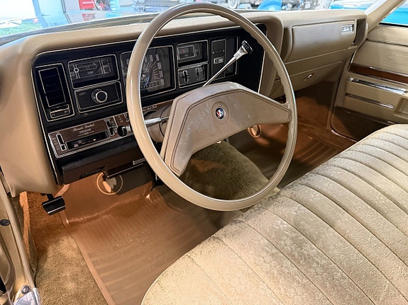 Buick Electra 225 11 of 30