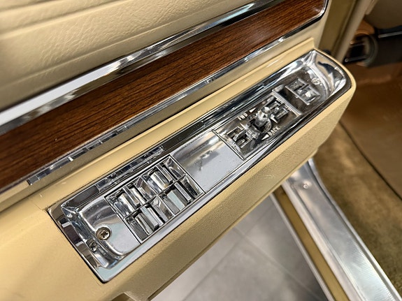 Buick Electra 225 21 of 30