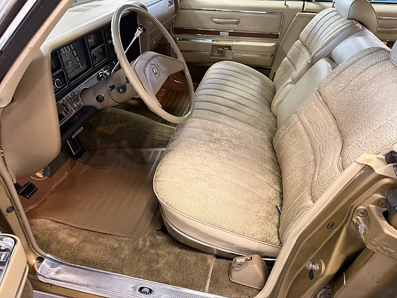 Buick Electra 225 13 of 30