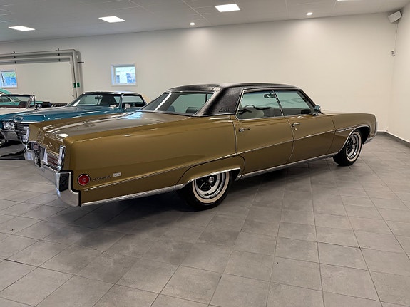 Buick Electra 225 4 of 30