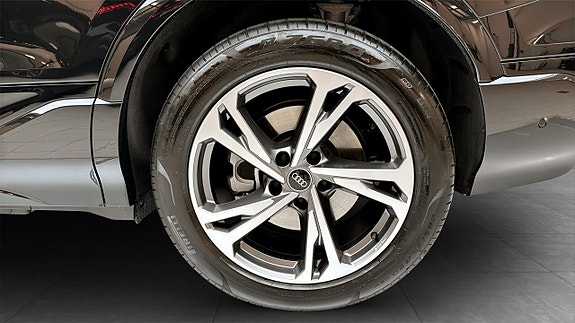 Audi Q6 e-tron 6 of 16