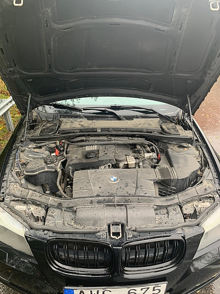 BMW 318i 6 of 8