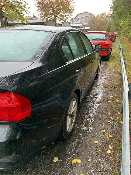 BMW 318i 5 of 8