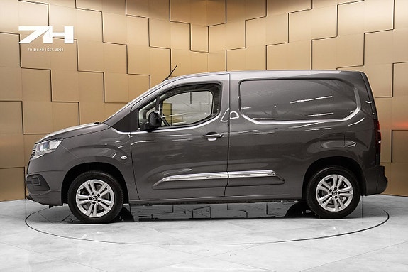 Toyota Proace City 2 of 21
