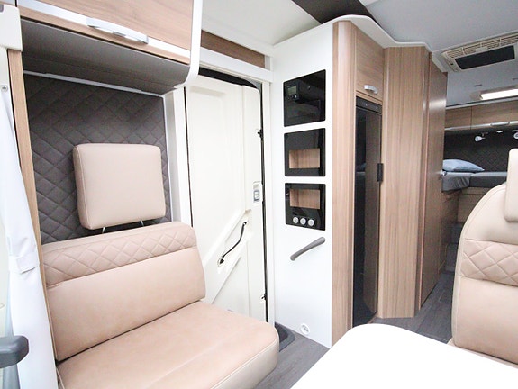 Adria Coral Axess S 670 SL - 160 HP 35L 7 of 15