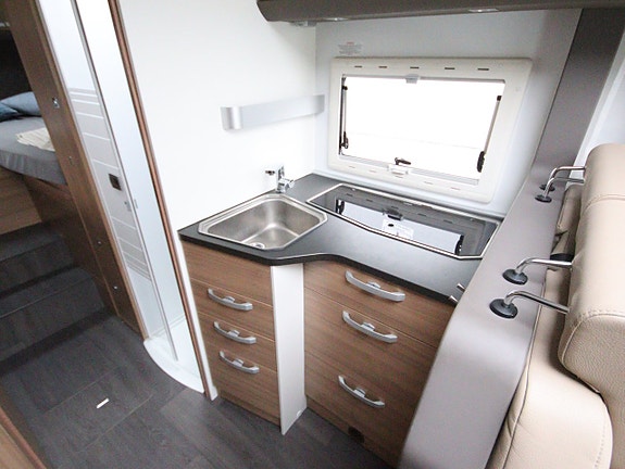 Adria Coral Axess S 670 SL - 160 HP 35L 9 of 15