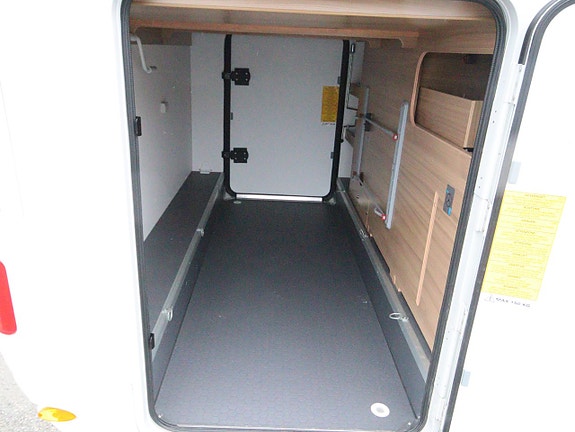 Adria Coral Axess S 670 SL - 160 HP 35L 5 of 15
