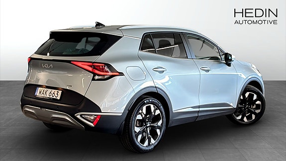 Kia Sportage 2 of 12