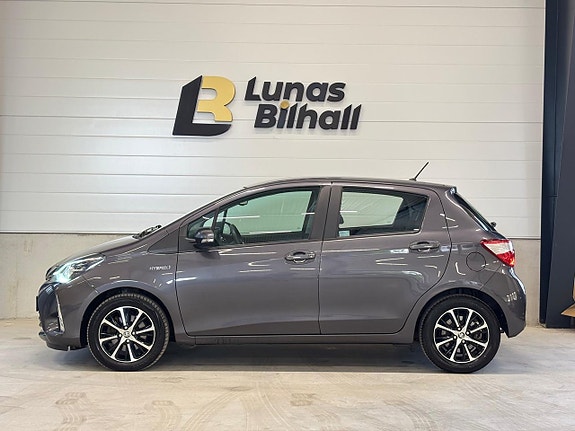 Toyota Yaris 3 of 22