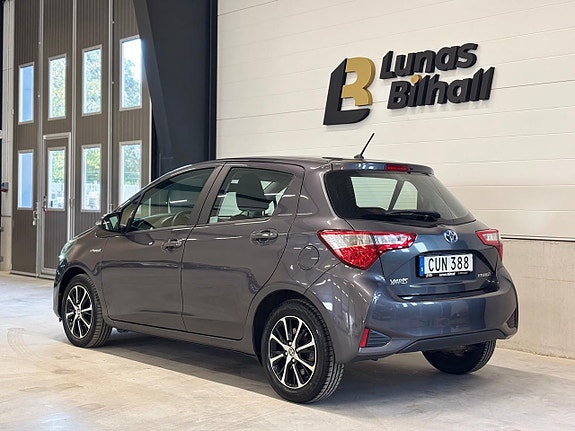 Toyota Yaris 4 of 22