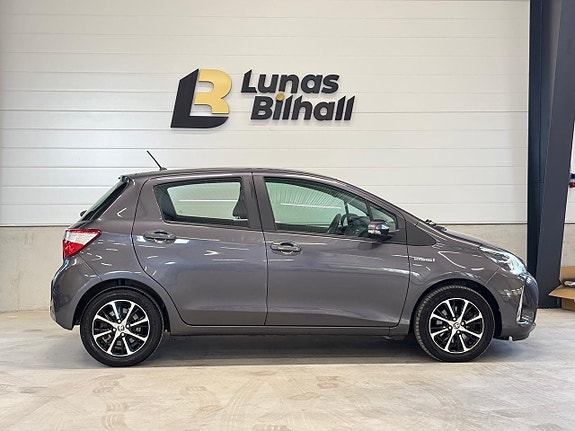 Toyota Yaris 6 of 22