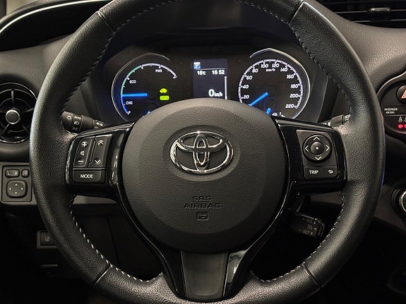 Toyota Yaris 12 of 22