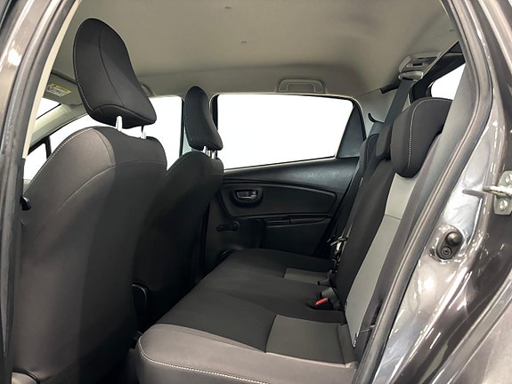 Toyota Yaris 17 of 22