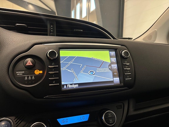 Toyota Yaris 14 of 22