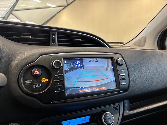 Toyota Yaris 15 of 22