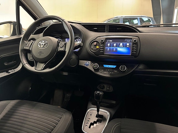 Toyota Yaris 11 of 22