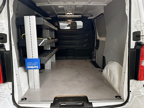 Peugeot e-Expert 15 of 17