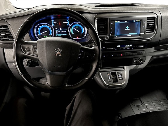 Peugeot e-Expert 8 of 17