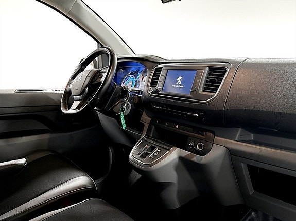 Peugeot e-Expert 13 of 17