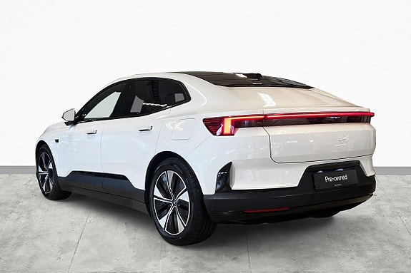 Polestar 4 8 of 26