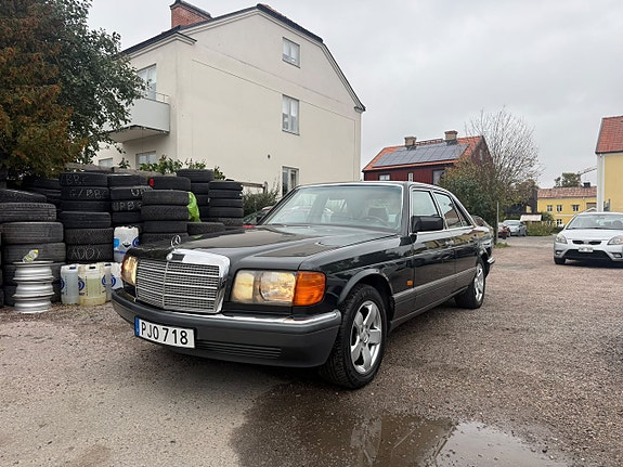 Mercedes-Benz S560 e 2 of 14