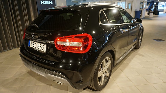 Mercedes-Benz GLA 200 3 of 14