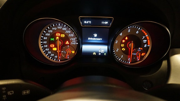 Mercedes-Benz GLA 200 12 of 14