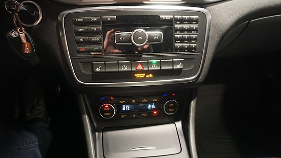 Mercedes-Benz GLA 200 10 of 14