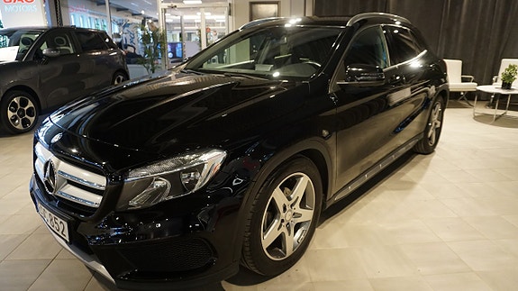 Mercedes-Benz GLA 200 4 of 14