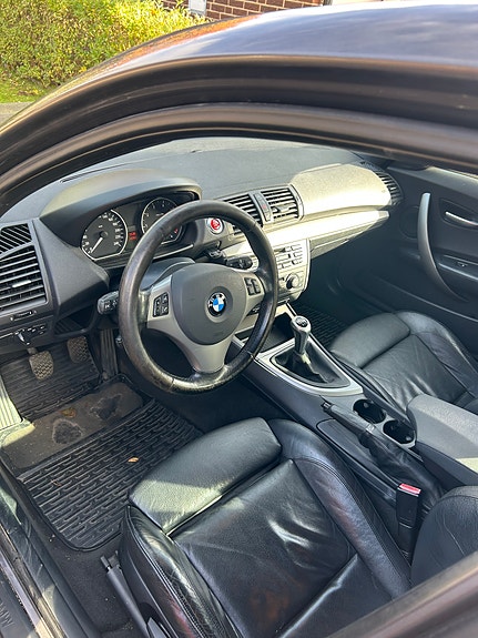 BMW 120i 5 of 7