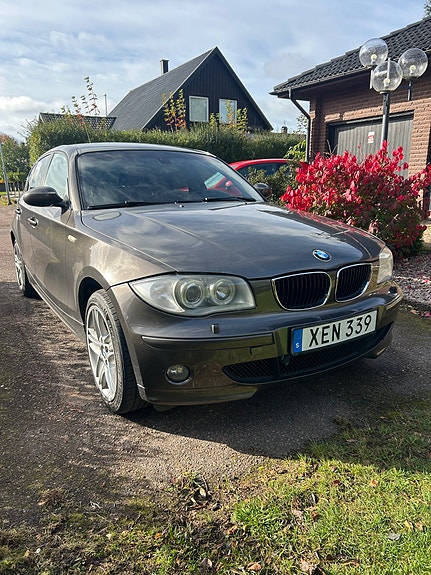 BMW 120i 4 of 7