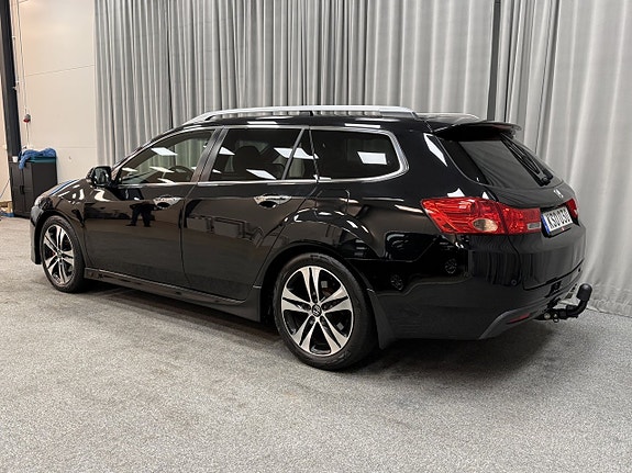 Honda Accord 3 of 14
