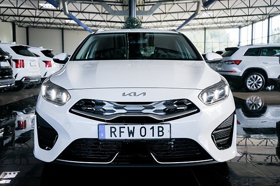 Kia Ceed 2 of 28