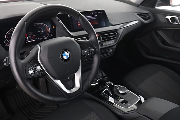 BMW 120i 12 of 30