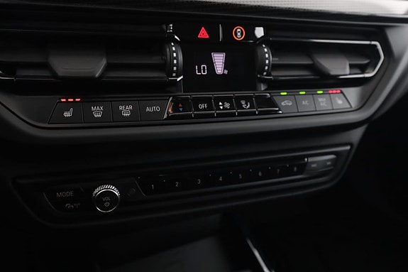 BMW 120i 25 of 30