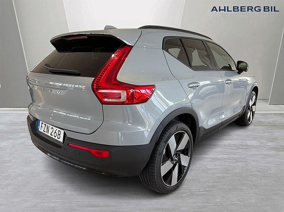 Volvo EX40 6 of 18