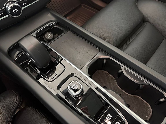 Volvo XC60 16 of 20