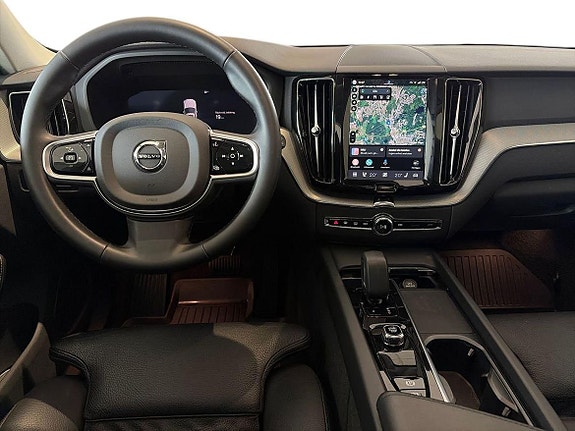 Volvo XC60 13 of 20