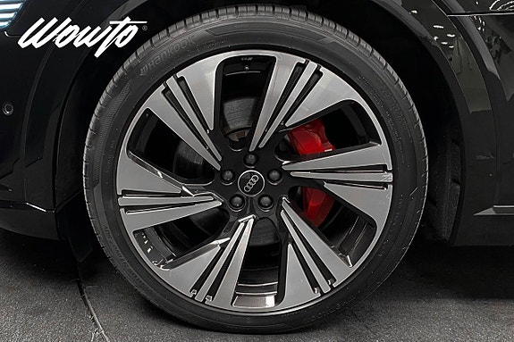 Audi Q8 e-tron 25 of 26