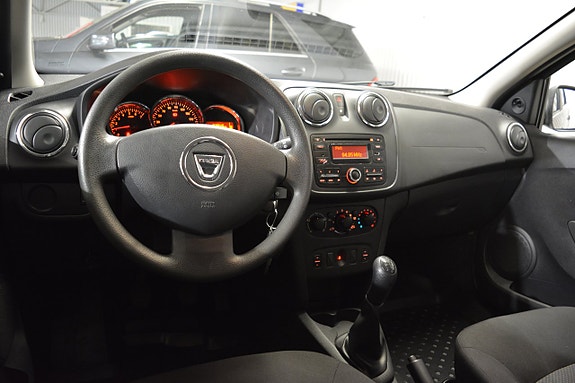 Dacia Logan 9 of 13