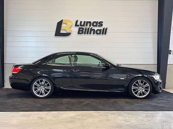 BMW 320i 6 of 26