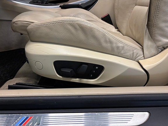 BMW 320i 16 of 26